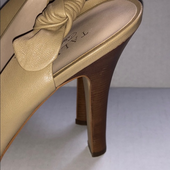 NWT Talbots Beige Leather Paityn heels, Size 8.5 - Picture 3 of 6